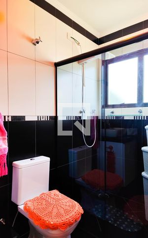 Casa à venda com 391m², 3 quartos e 4 vagas Casa à venda com 391m², 3 quartos e 4 vagasBanheiro da Suite 2