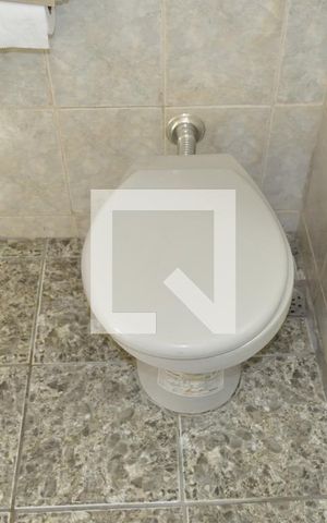 Apartamento à venda com 77m², 2 quartos e sem vagaBanheiro