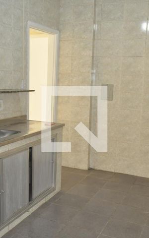 Apartamento à venda com 77m², 2 quartos e sem vagaCozinha