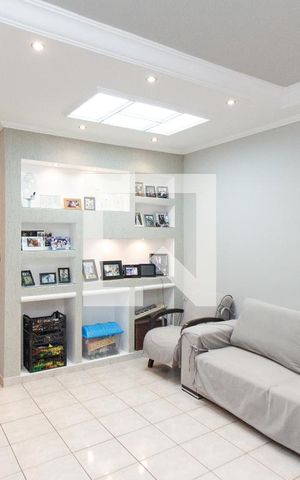 Casa à venda com 230m², 3 quartos e 2 vagas Casa à venda com 230m², 3 quartos e 2 vagasSala