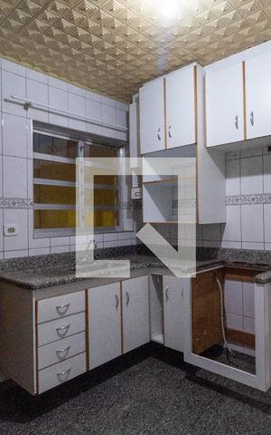 Casa à venda com 150m², 2 quartos e 2 vagas Casa à venda com 150m², 2 quartos e 2 vagasCozinha