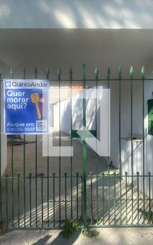 Casa à venda com 250m², 2 quartos e 6 vagasFachada