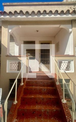 Casa à venda com 250m², 2 quartos e 6 vagasEntrada