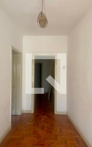 Casa à venda com 250m², 2 quartos e 6 vagasSala 1