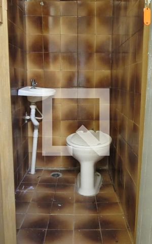 Casa para alugar com 30m², 1 quarto e sem vagaBanheiro