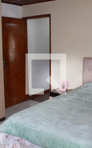 Casa para alugar com 120m², 2 quartos e 2 vagasSuíte