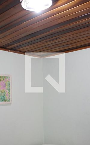 Casa para alugar com 120m², 2 quartos e 2 vagasEscritório