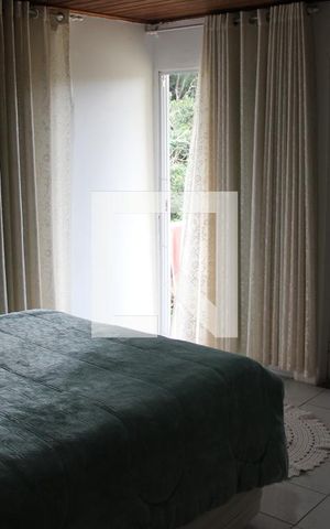 Casa para alugar com 120m², 2 quartos e 2 vagasSuíte
