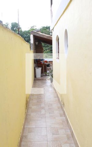 Casa para alugar com 120m², 2 quartos e 2 vagasCorredor