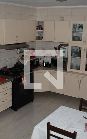 Casa para alugar com 120m², 2 quartos e 2 vagasCozinha