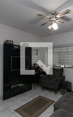 Casa à venda com 101m², 2 quartos e 1 vagaSala