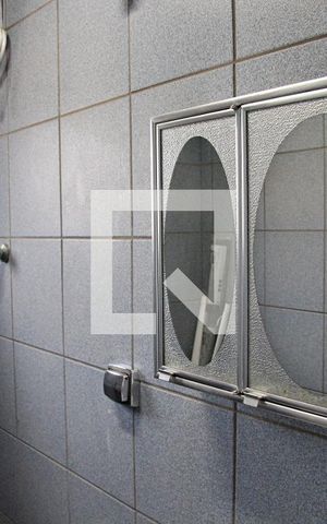 Casa à venda com 210m², 2 quartos e 3 vagasBanheiro social 02