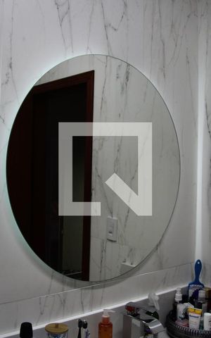 Casa à venda com 210m², 2 quartos e 3 vagasBanheiro da Suíte