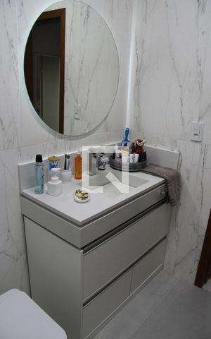 Casa à venda com 210m², 2 quartos e 3 vagasBanheiro da Suíte