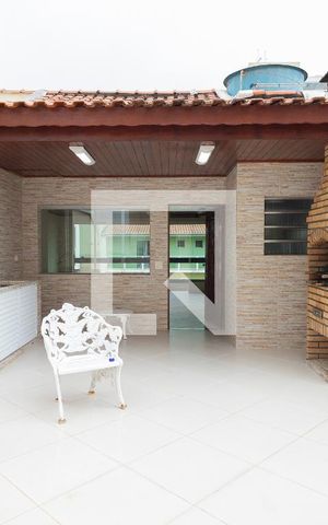 Casa à venda com 250m², 3 quartos e 3 vagas Casa à venda com 250m², 3 quartos e 3 vagasÁrea - Churrasqueira