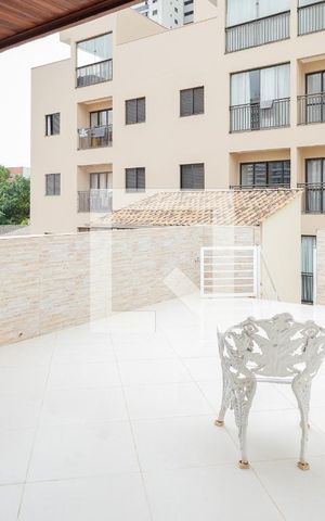 Casa à venda com 250m², 3 quartos e 3 vagas Casa à venda com 250m², 3 quartos e 3 vagasÁrea - Churrasqueira