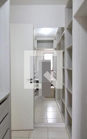 Apartamento para alugar com 100m², 4 quartos e 2 vagas Apartamento para alugar com 100m², 4 quartos e 2 vagasQuarto 3 Closet