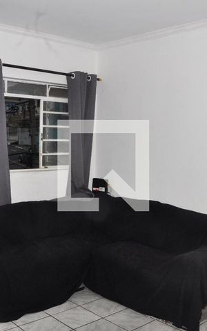Casa à venda com 100m², 3 quartos e sem vaga Casa à venda com 100m², 3 quartos e sem vagaSala