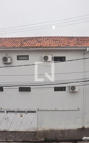 Casa à venda com 100m², 3 quartos e sem vaga Casa à venda com 100m², 3 quartos e sem vagaVista do Quarto 02