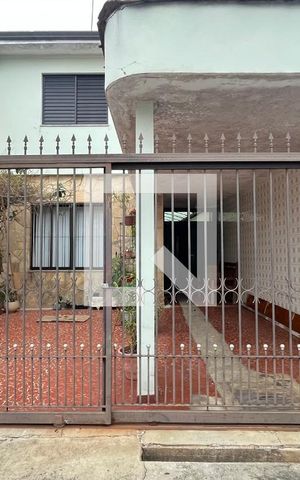 Casa à venda com 112m², 2 quartos e 2 vagasFachada