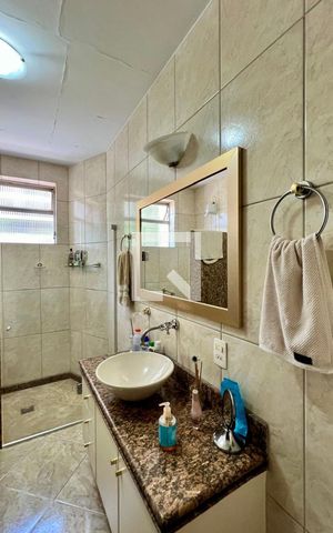 Apartamento à venda com 160m², 4 quartos e 1 vaga Apartamento à venda com 160m², 4 quartos e 1 vagaBanheiro 1