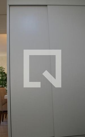 Apartamento à venda com 52m², 2 quartos e 1 vagaQuarto 2 - Armários