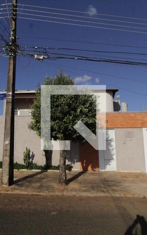 Casa para alugar com 402m², 3 quartos e 4 vagasFachada