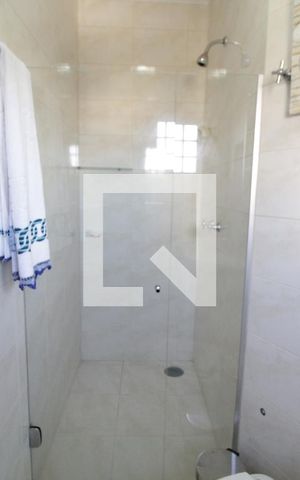 Casa para alugar com 402m², 3 quartos e 4 vagasBanheiro da Suíte 1