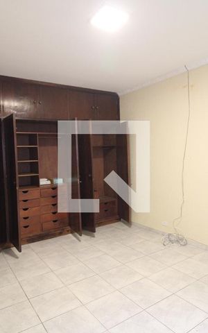 Casa para alugar com 300m², 2 quartos e 2 vagasQuarto 2