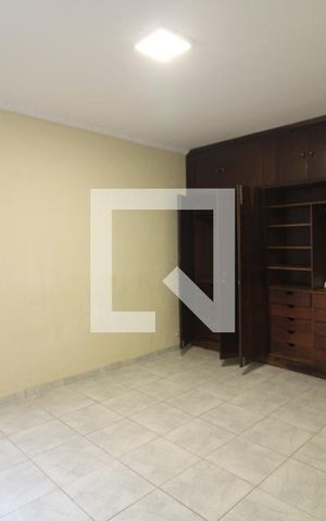 Casa para alugar com 300m², 2 quartos e 2 vagasQuarto 2