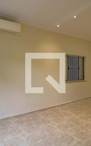 Casa para alugar com 300m², 2 quartos e 2 vagasQuarto 1