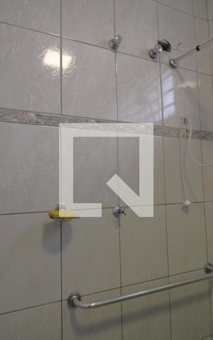Casa para alugar com 300m², 2 quartos e 2 vagasBanheiro 1