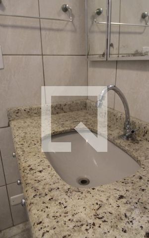 Casa para alugar com 300m², 2 quartos e 2 vagasBanheiro 1
