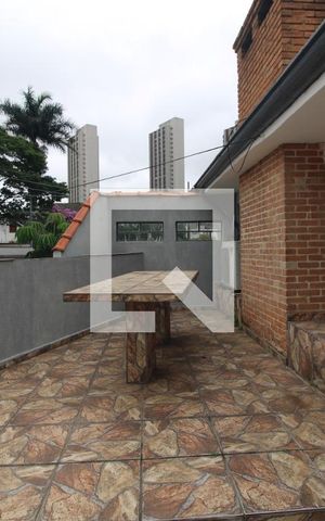 Casa para alugar com 300m², 2 quartos e 2 vagasTerraço