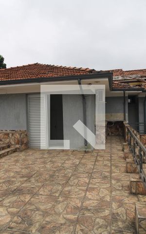 Casa para alugar com 300m², 2 quartos e 2 vagasTerraço