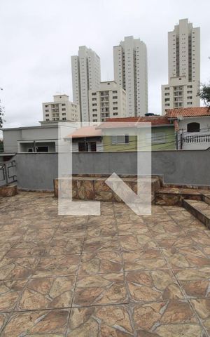 Casa para alugar com 300m², 2 quartos e 2 vagasTerraço