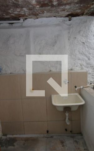 Casa para alugar com 30m², 1 quarto e sem vagaÁrea de Serviço