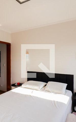 Casa à venda com 215m², 3 quartos e 2 vagasSuíte