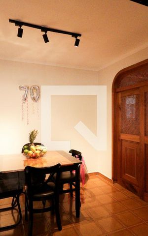Casa à venda com 215m², 3 quartos e 2 vagasCozinha