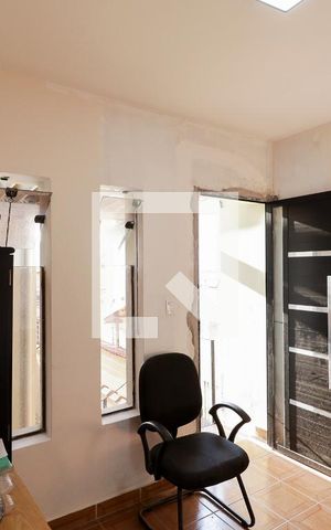Casa à venda com 215m², 3 quartos e 2 vagasEscritório
