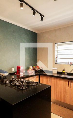 Casa à venda com 215m², 3 quartos e 2 vagasCozinha