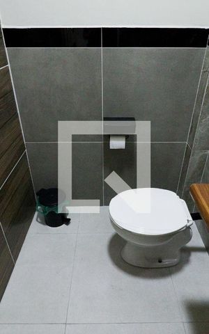 Casa à venda com 215m², 3 quartos e 2 vagasBanheiro de Serviço