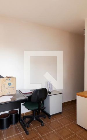 Casa à venda com 215m², 3 quartos e 2 vagasEscritório