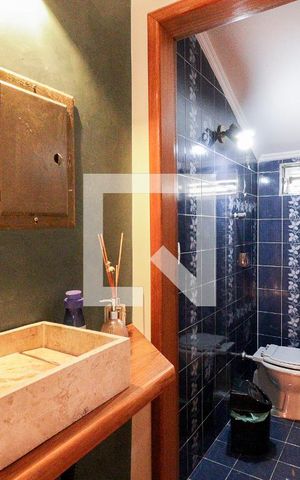 Casa à venda com 215m², 3 quartos e 2 vagasLavabo