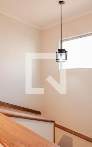 Casa à venda com 215m², 3 quartos e 2 vagasEscada