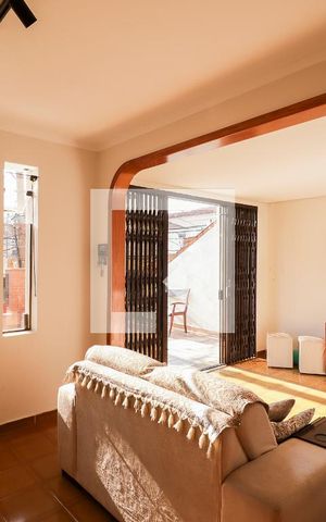Casa à venda com 215m², 3 quartos e 2 vagasSala
