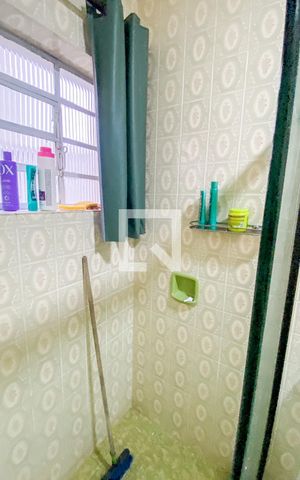 Casa à venda com 174m², 4 quartos e 2 vagas Casa à venda com 174m², 4 quartos e 2 vagasBanheiro