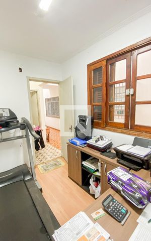 Casa à venda com 174m², 4 quartos e 2 vagas Casa à venda com 174m², 4 quartos e 2 vagasEscritorio - Área de Serviço