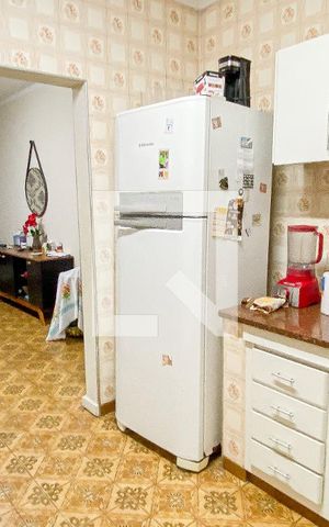 Casa à venda com 174m², 4 quartos e 2 vagas Casa à venda com 174m², 4 quartos e 2 vagasCozinha