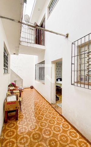 Casa à venda com 174m², 4 quartos e 2 vagas Casa à venda com 174m², 4 quartos e 2 vagasQuintal